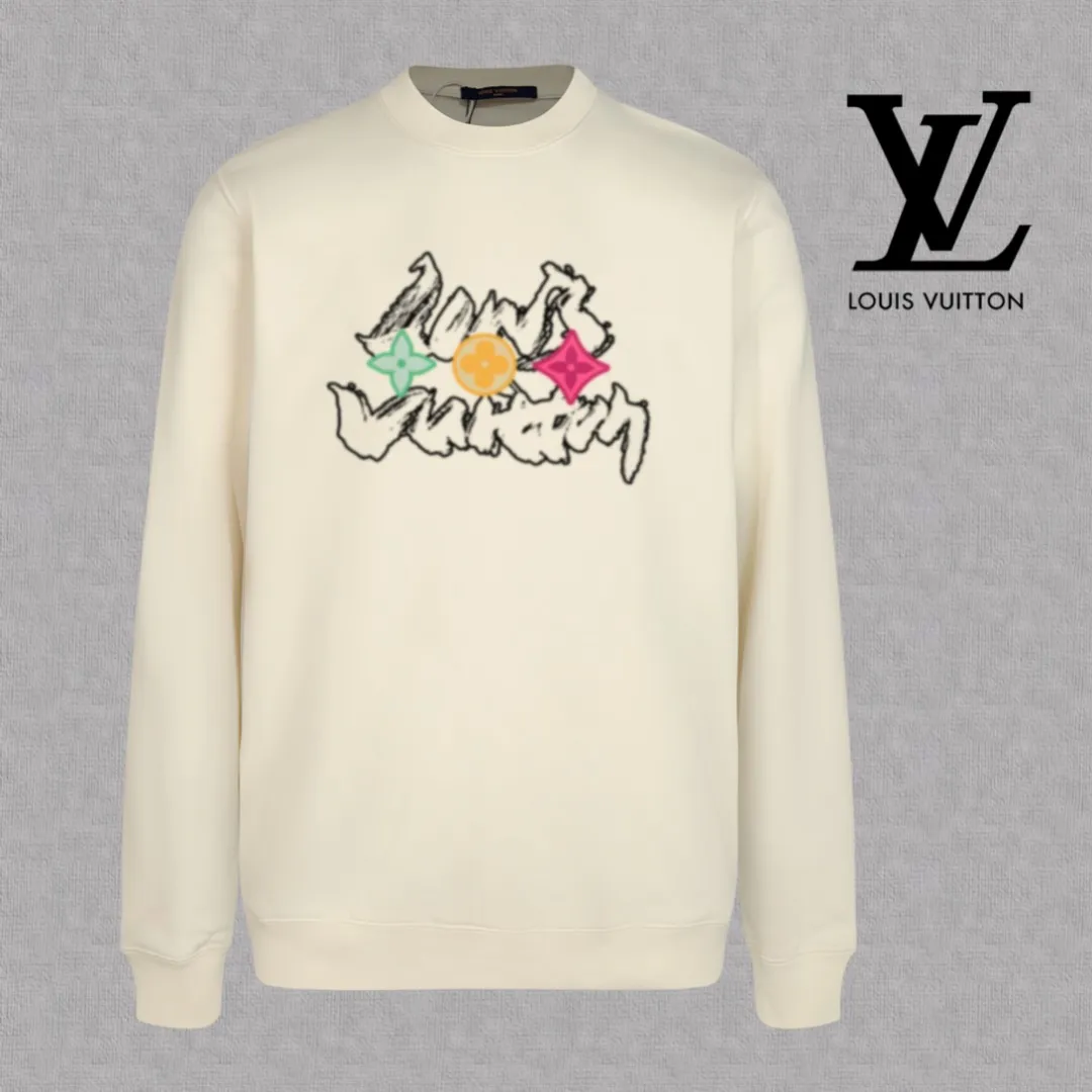 🅿️250 hot style on the shelves🔥❗ 💫〖Louis Vuitton LV〗 Fashionable round neck sweatshirt, casually matched with various styles, it is perfectly handsome😎The whole dress is made of double waistcoats, which makes the whole dress more three-dimensional. Not ordinary factories can do such fine work. The 2025 spring style counters are on sale, exquisite round neck terry sweatshirt, high-end double-strand pure cotton Customized drawstring ribs are dyed in the same vat and are complete with three standards. The chest craftsmanship adopts a simple and elegant pattern on the chest, which is easy to control for any age group! Fit and comfortable! Customized thickened 440g terry sweatshirt fabric, soft and comfortable to the touch, with a three-dimensional shape! 🙌🏻 It’s also very breathable, so it’s a versatile style that can be worn with any outfit! ✔Color: Black White Apricot Size: S M L XL 2XL